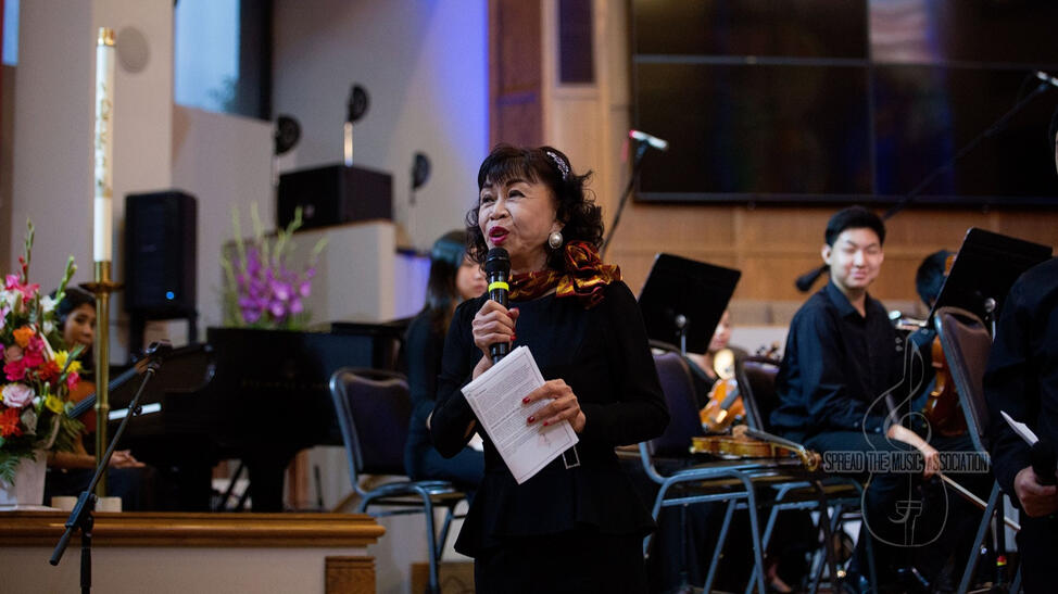 Representative Alice Chen presented SMA with a recognition letter from Congressman Al Green.